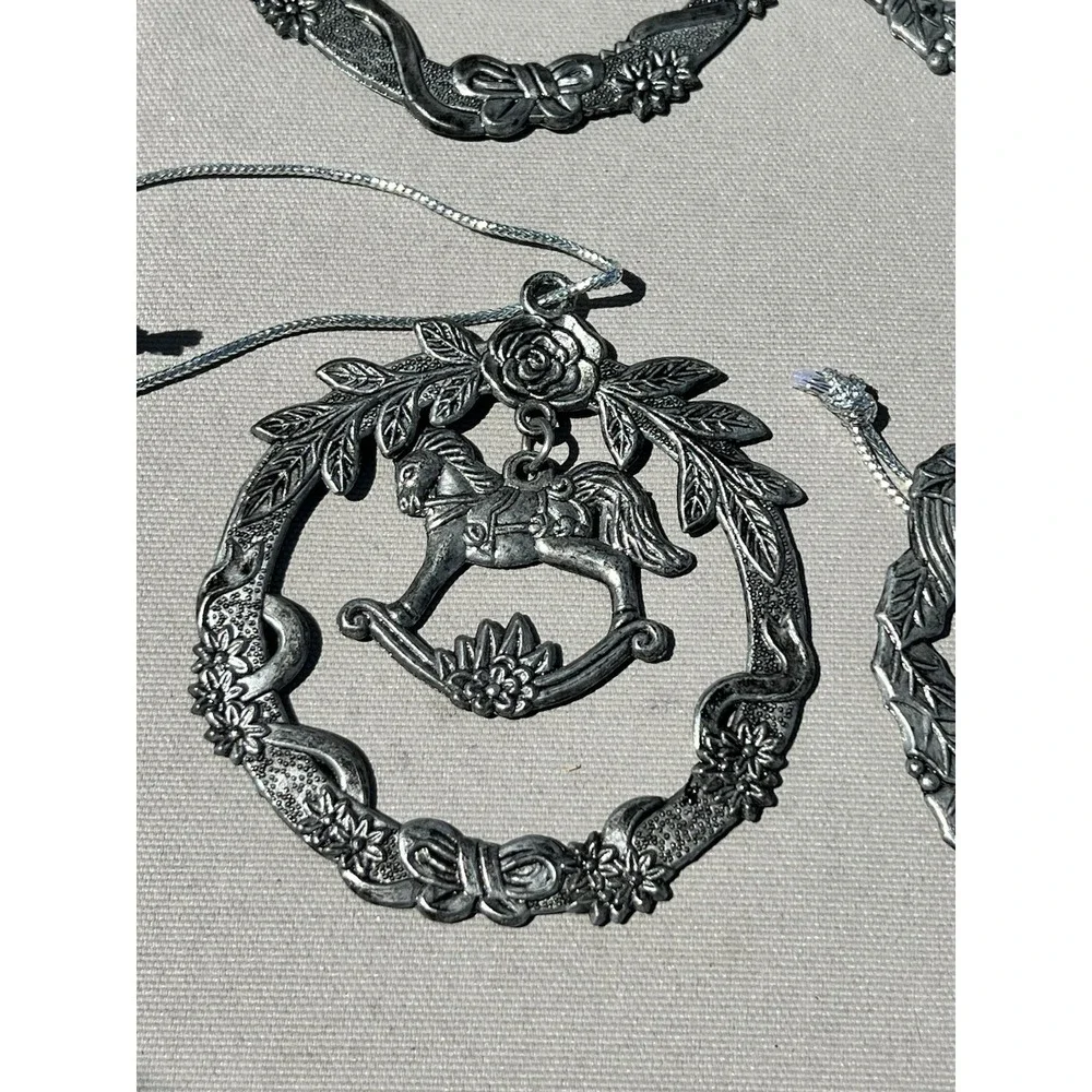 Vtg Pewter Christmas Ornaments 6 Round Cat Horse Angel Snowman Stocking Santa‎